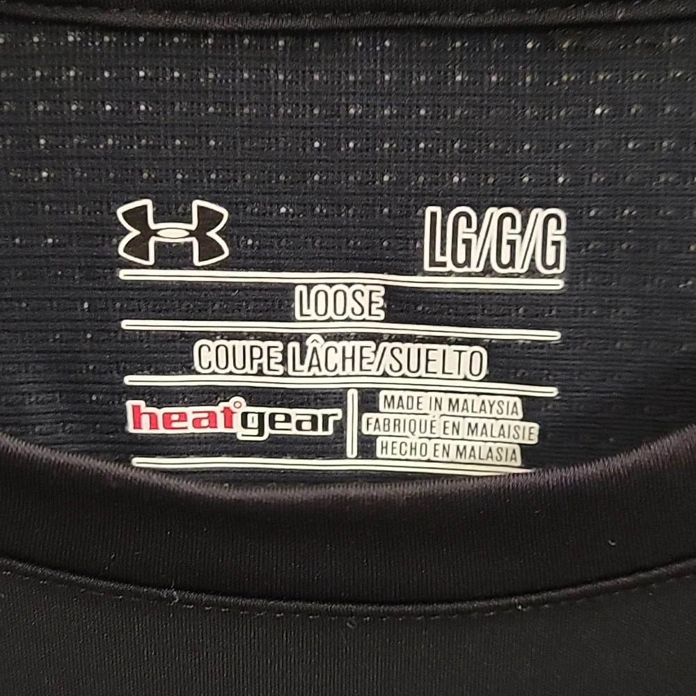 Under Armour Run Short Sleeve - Black - Large - Picture 5 of 15